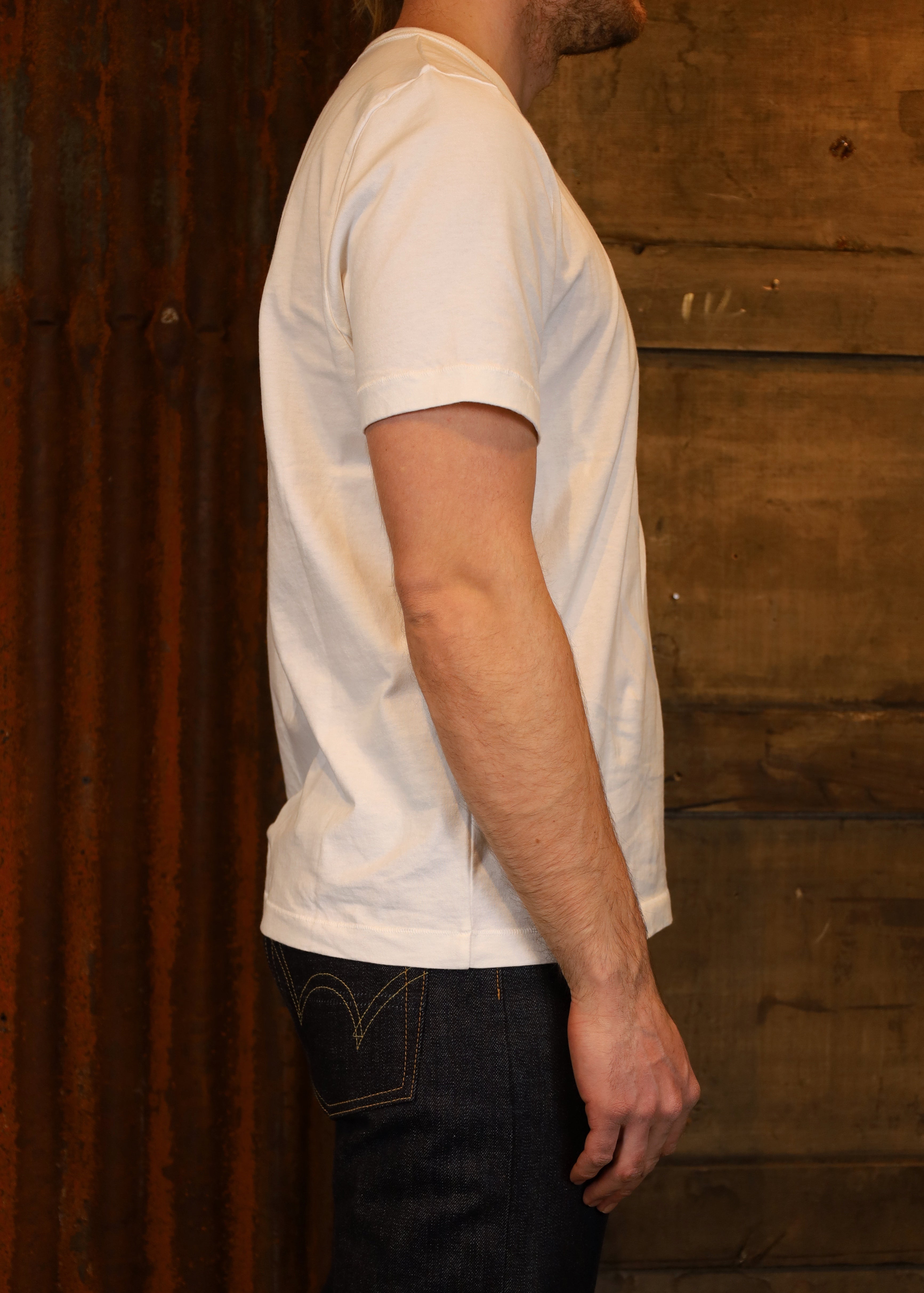 TEE02.01 White