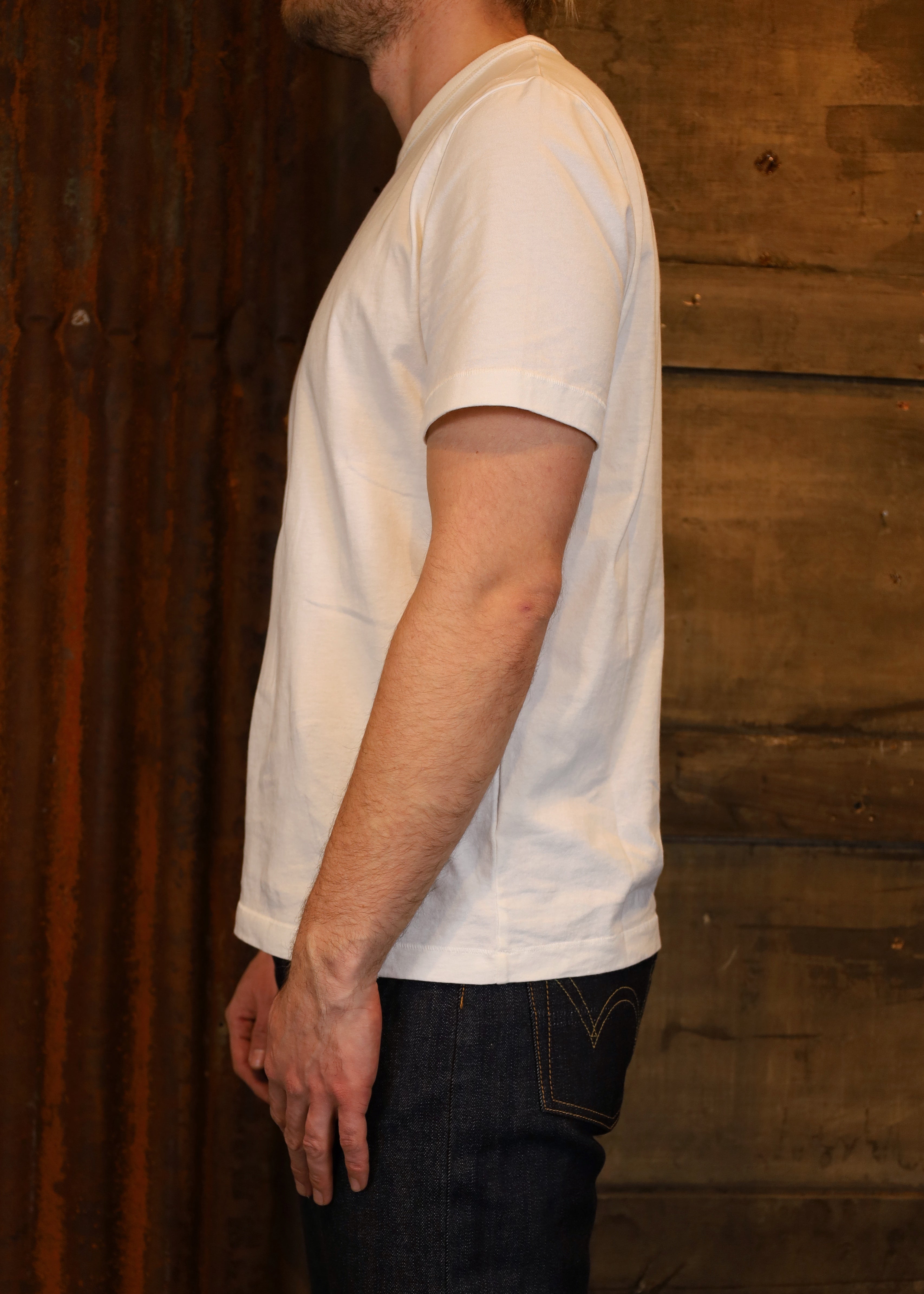 TEE02.01 White
