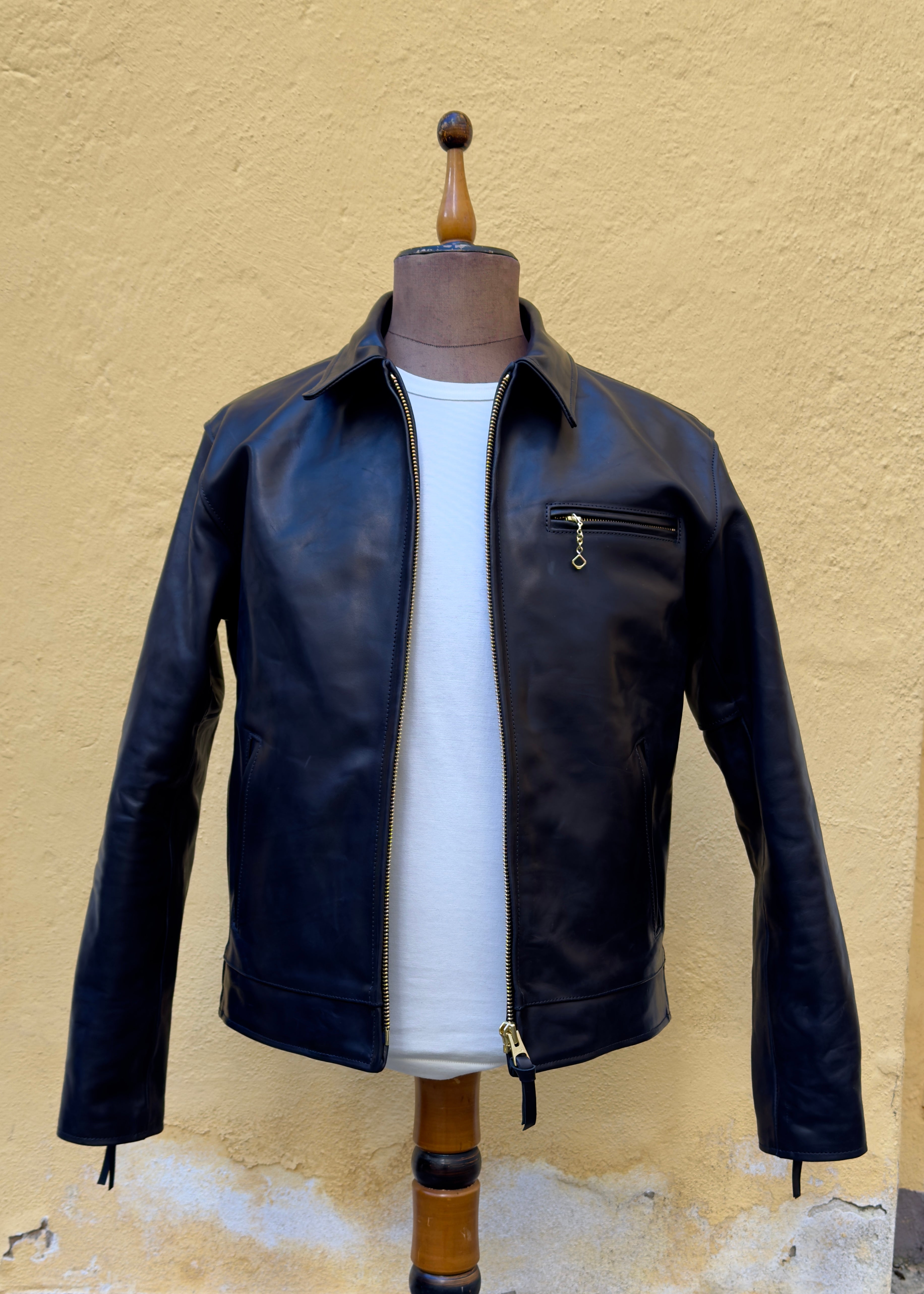 Tail Gunner - Atlantica Black Steer