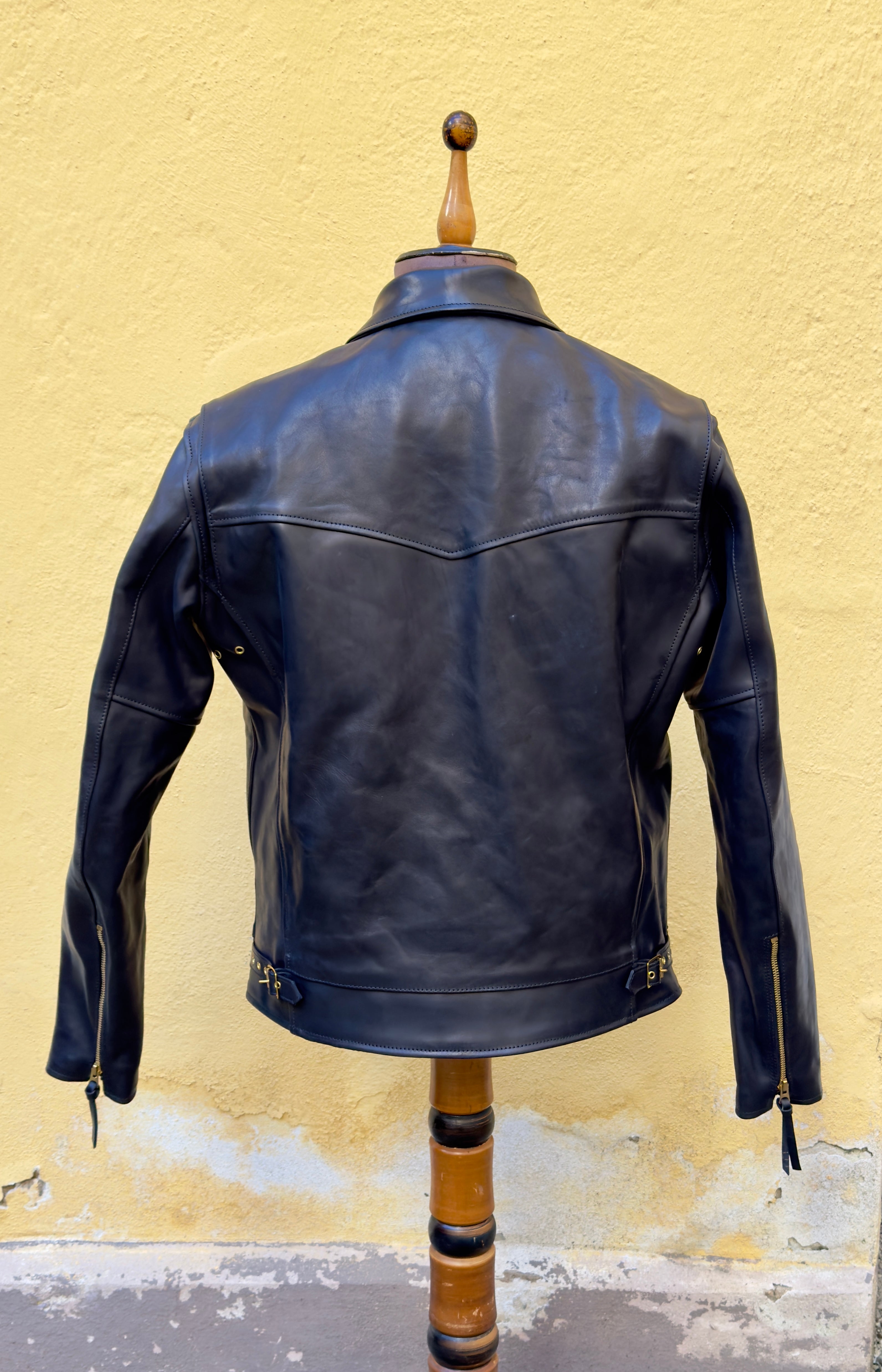 Tail Gunner - Atlantica Black Steer